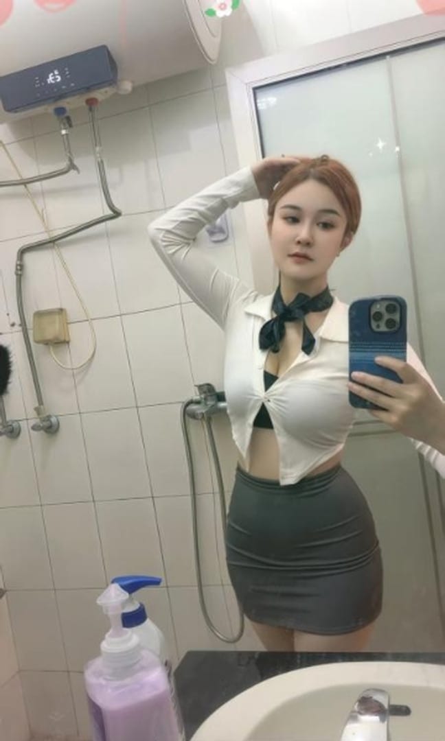 广西壮族自治区钦州市刚下海妹子,身材颜值好的公开照片