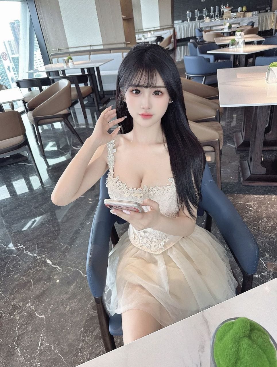 浙江省杭州市粉鮑少女巨乳尤物做完付 有公寓的公开照片