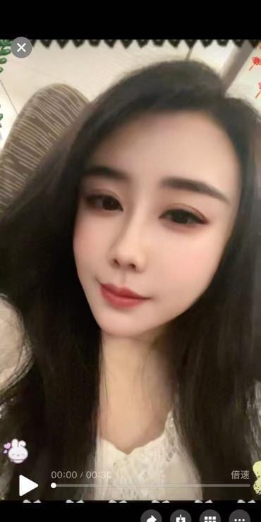 云南省昆明市长舌骚浪女的公开照片