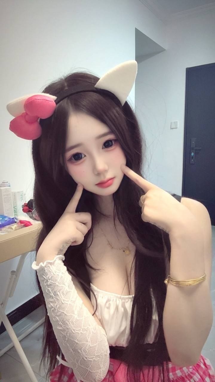 广东省中山市性感少妇萝莉校花有体检带公寓的公开照片