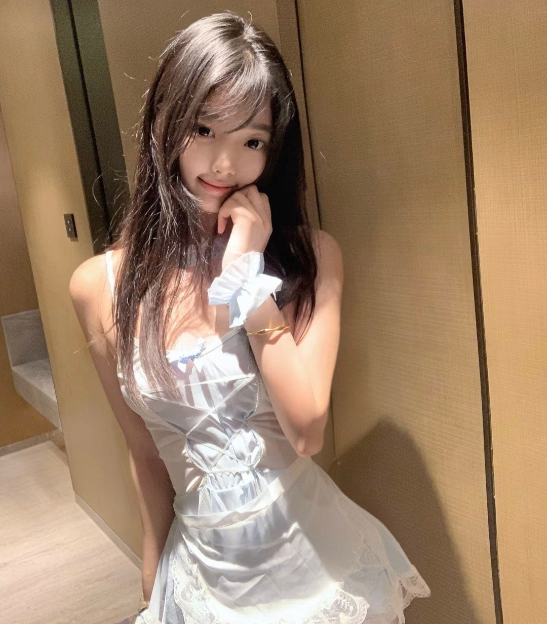 河北省石家庄市在校妹妹逼紧嫩出水 先做后付的公开照片