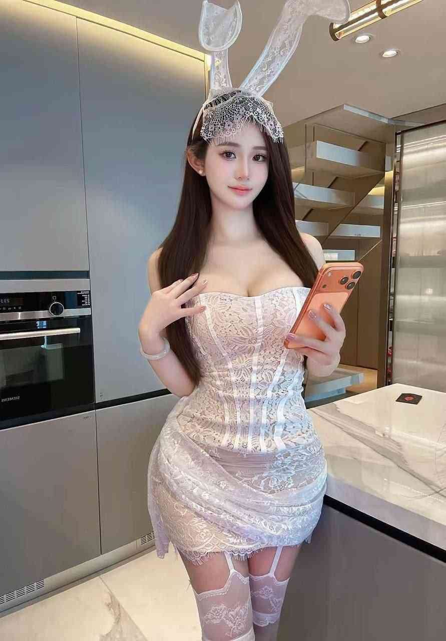 河南省郑州市极品白虎瑜伽少妇兼职有公寓的公开照片